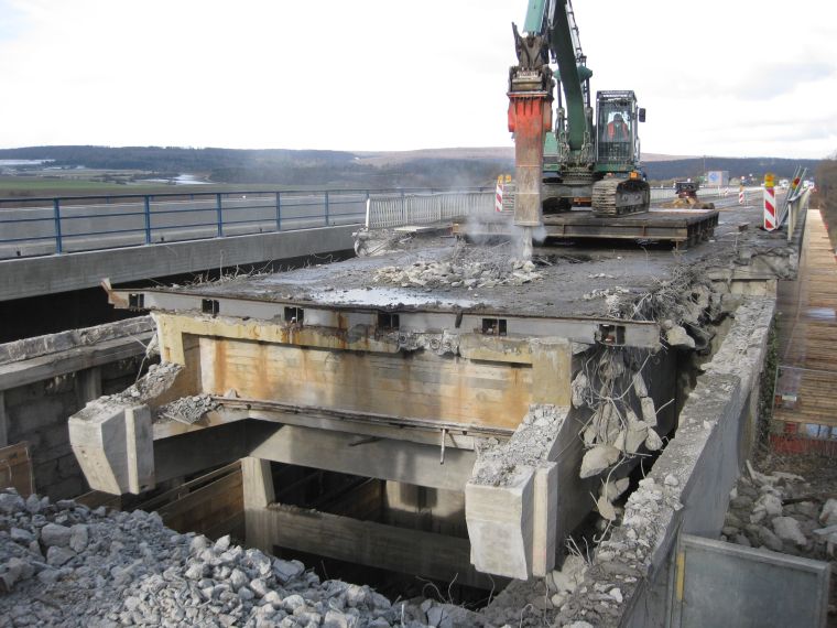 donauviadukt_neubau_januar_2014_bagger